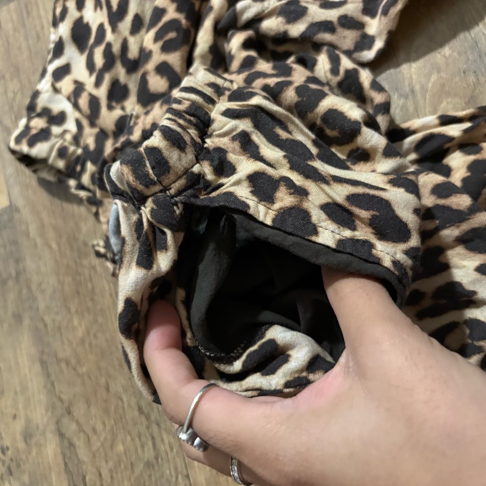 H&M Leopard Print Wide-Leg Pants - Picture 3 of 8